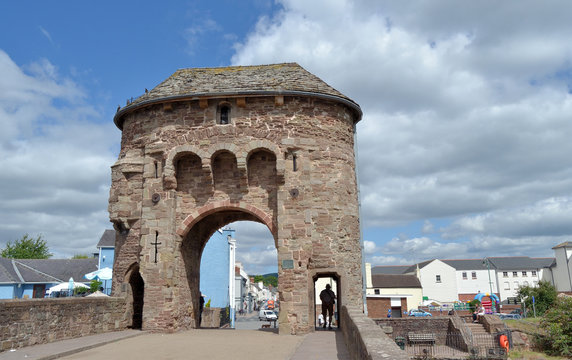 Pont m&eacute;di&eacute;val de Monmouth au Pays de Galles
