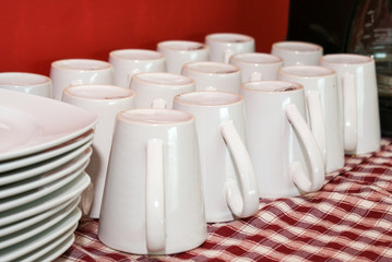 Tazas en restaurante