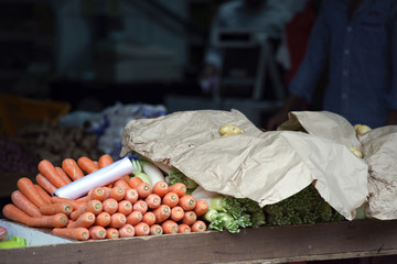 Detail eines Marktstandes für Obst und Gemüse