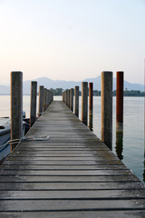 Fototapeta premium bootssteg an bergsee