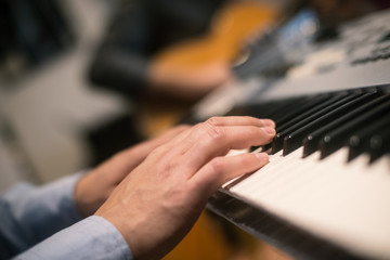 Obraz premium Piano Musician Class Learning Hand Keyboard