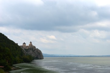 Fototapeta na wymiar an old fortress near the lake 