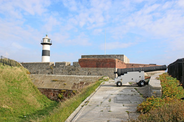 Fototapeta na wymiar Southsea Castle and lighthouse