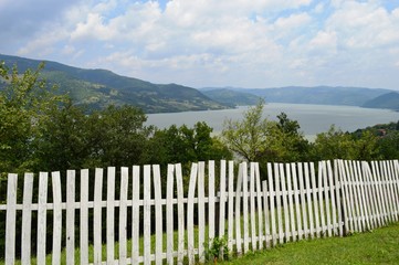 Fototapeta na wymiar landscape of the lake 
