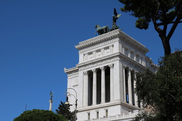 Fototapeta na wymiar White building of Monumento a Vittorio Emanuele II in Rome, Italy 