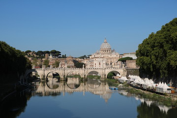 Naklejka premium Ponte Vittorio Emanuele II and Basilika Sankt Peter in Rome, Italy 