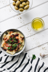 Delicious pasta with tomatoes, mussels and herbs