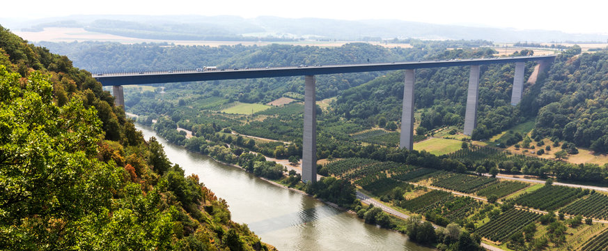 Fototapeta mosel valley bridge in germany