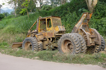 Obraz premium tractor viejo