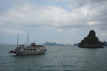 世界遺産　ベトナム　ハロン湾