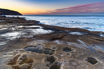Obraz premium Coastal Sunrise from the Rock Platform