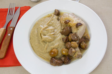 poulet aux marrons et purée de pois cassés