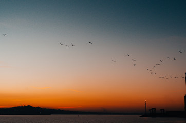 atardecer tras el cerro