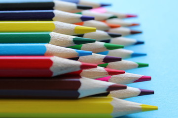 kaandashi colored sharp ground lying on the table
