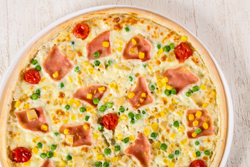 Pizza with ham