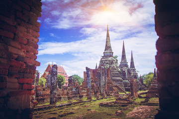 Obraz premium Wat Phra Sri Sanphet. The ruins of the old temple in Ayutthaya historical park, Ayutthaya, Thailand