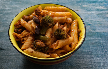 Bowl of macaroni and broccoli