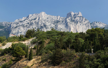 Fototapeta na wymiar View of Ai-Petri Mountain