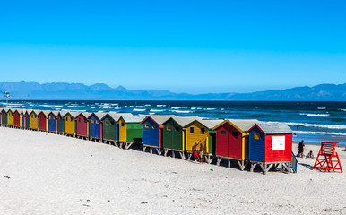 Cabine de plage colorée à Muizenberg Cape Town