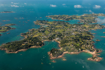 Vue aérienne de l'île de Bréhat en Bretagne