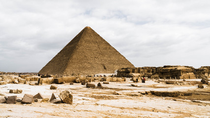 Pyramides et paysage d'Egypte