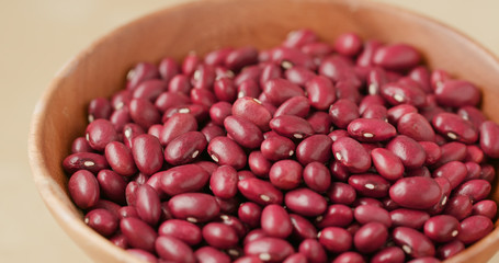 Red mung bean in wooden bowl