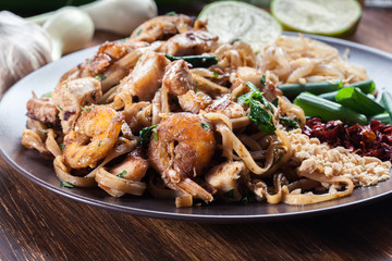 Pad Thai with chicken and shrimp