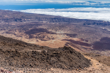 Fototapeta na wymiar Steinwüsten auf dem Teide-Vulkan auf Teneriffa