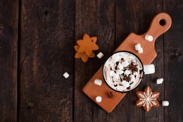 Papier Peint photo autocollant Chocolat Mug de chocolat chaud ou de cacao avec des biscuits de Noël et de la guimauve
