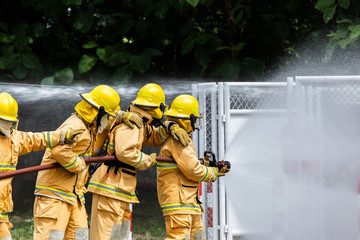 Fototapeta premium Fireman on the fire