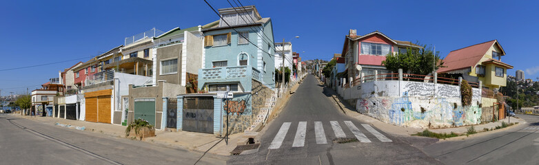 Fototapeta na wymiar Street Instersection in Valparaiso, Chile
