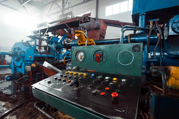 Processing of scrap metal in briquettes