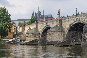 Fototapeta premium ponte a praga in una giornata di sole