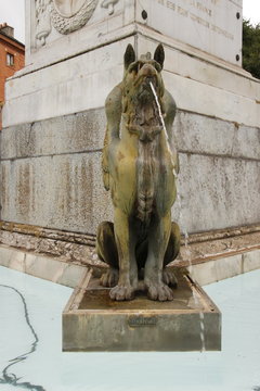 Fontaine de la place Dupuy &agrave; Toulouse, Haute Garonne