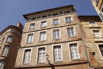 Fototapeta na wymiar Immeuble ancien à Toulouse, Haute Garonne 