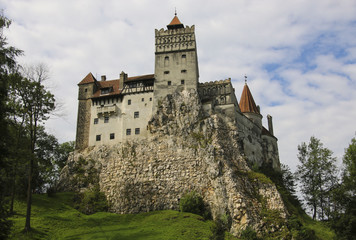Naklejka premium Medieval Castle of Bran, known for the myth of Dracula. Brasov, Transylvania. Romania. Europe