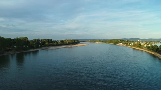 Rheinbiegung und Frachtschiff Part 4