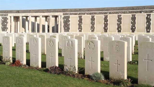 Tyne Cot Memorial :  Flanders Fields ' largest british cemetery 
