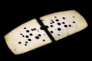Käse mit Löchern