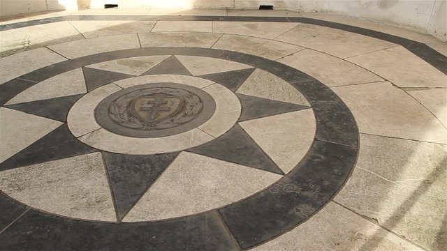 Tyne Cot Memorial :  Flanders Fields ' largest british cemetery 