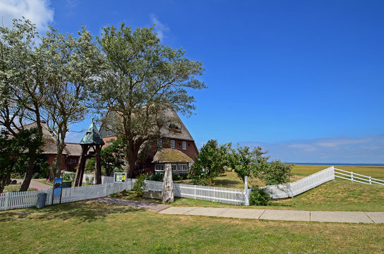 Kirchwarft Hallig Hooge