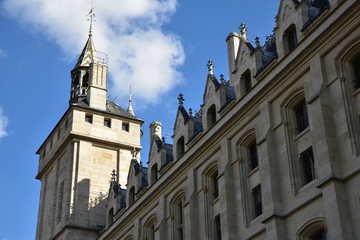 Fototapeta na wymiar Tour carrée de la Conciergerie à Paris, France