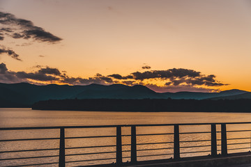 Obraz premium Sunset behind the mountains 