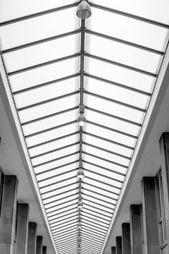Abstraktes Oberlicht in einem Durchgang farblos und Licht durchflutet
