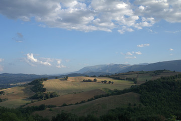 mountain,italy,lanscape,panorama,horizon,field,nature,countryside,summer,view,hill