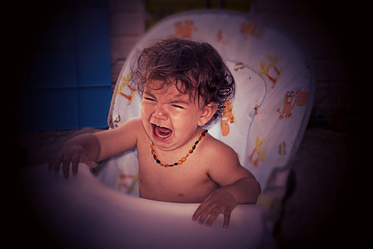 b&eacute;b&eacute; en pleur