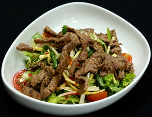 thai beef salad with crunchy vegetables