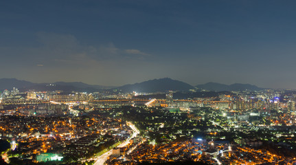 Fototapeta na wymiar Seoul at night