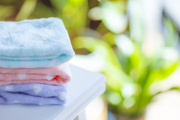 積み重なったタオル