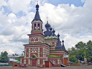 Fototapeta na wymiar St. Seraphim's Cathedral in Kirov city, Russia